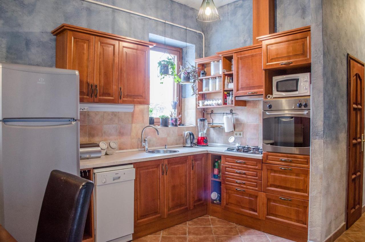 Appartamento Kőház Apartman Veszprém Esterno foto