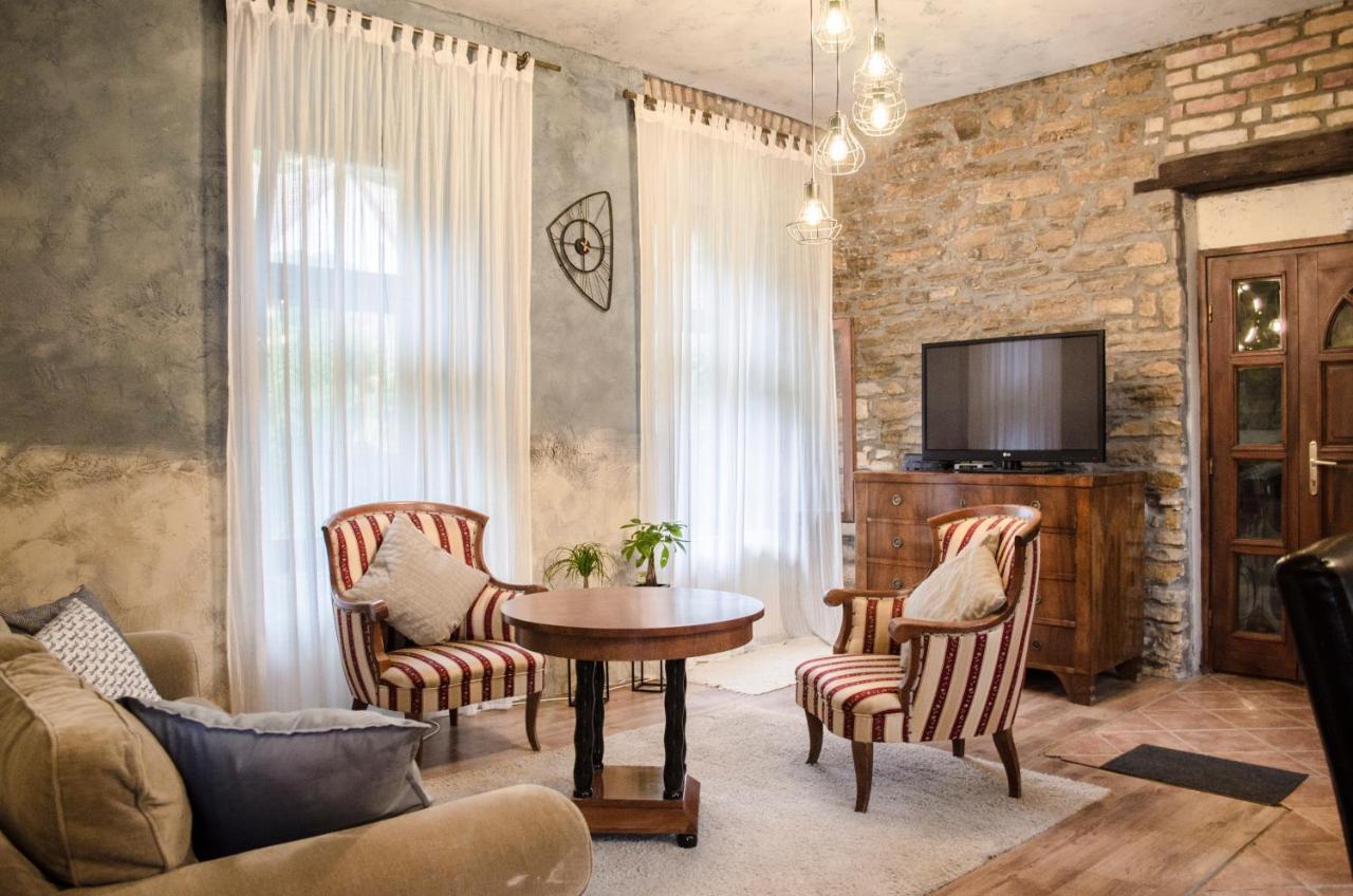Appartamento Kőház Apartman Veszprém Esterno foto