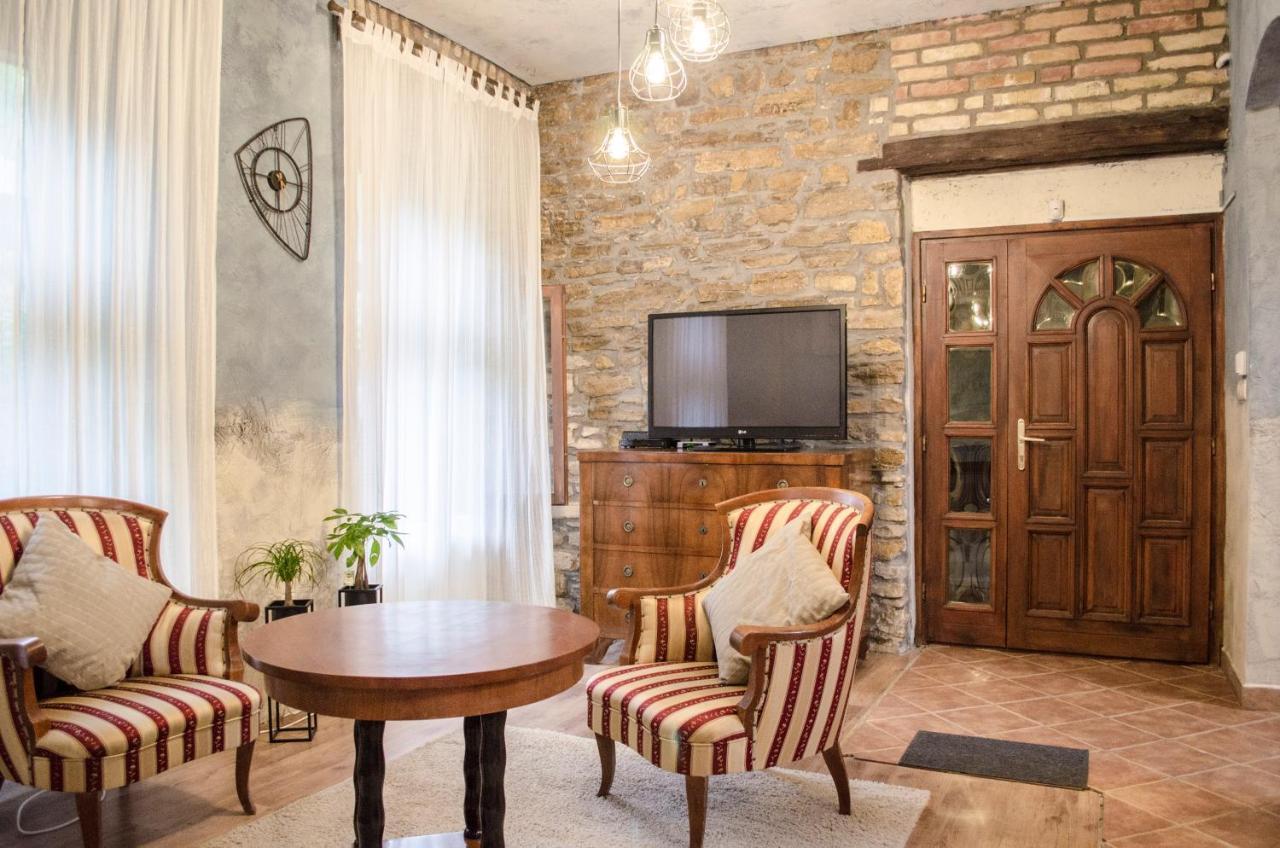 Appartamento Kőház Apartman Veszprém Esterno foto