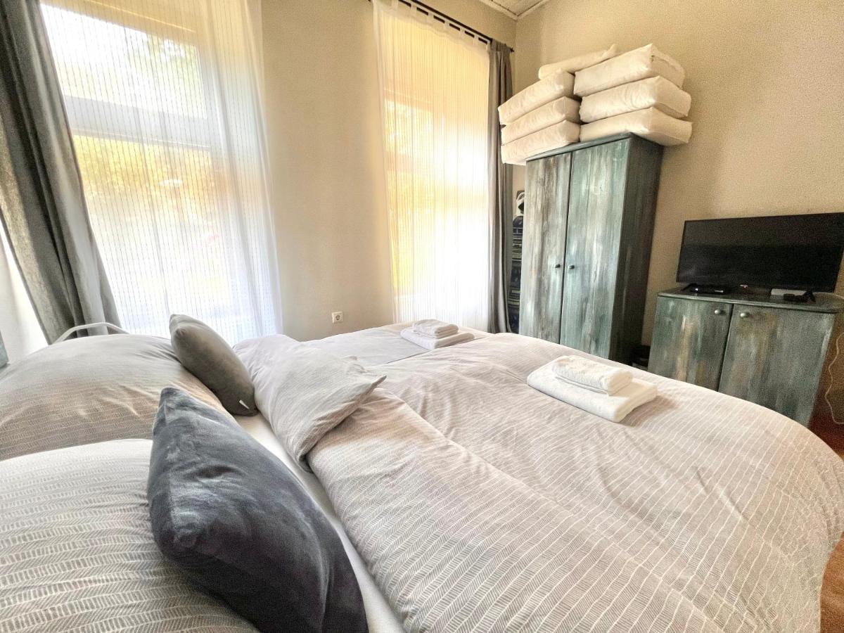 Appartamento Kőház Apartman Veszprém Esterno foto