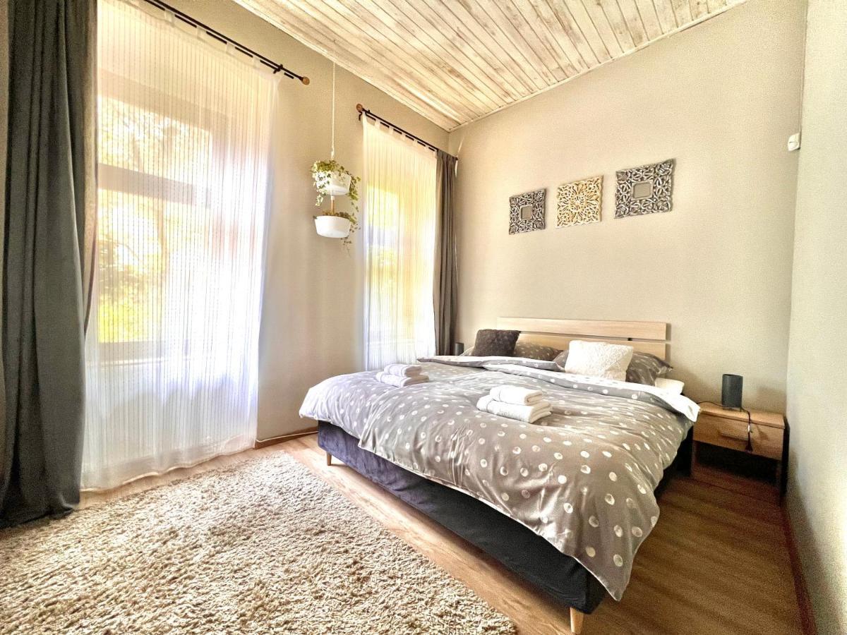 Appartamento Kőház Apartman Veszprém Esterno foto